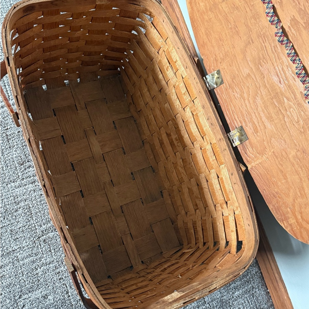Vintage Woven Wood Picnic Basket w/ Hinged Lid - Picture 5 of 7